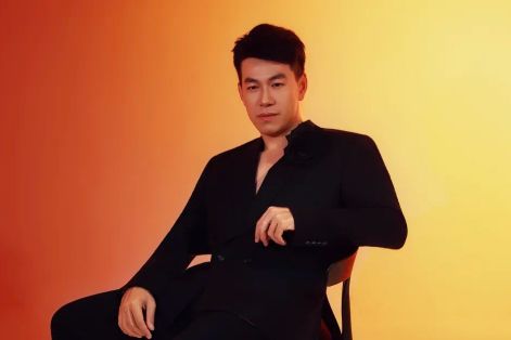 Hồ Trung Dũng trích một phần lợi nhuận bán album "Alive" ủng hộ đồng bào miền Trung