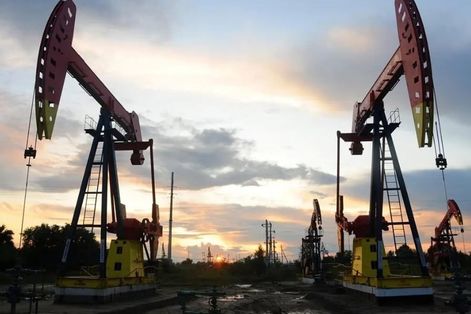 Thị trường dầu mỏ chịu sức ép kép từ dư cung và căng thẳng địa chính trị