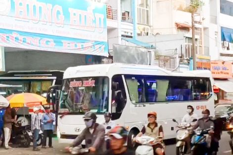 TPHCM tái diễn tình trạng 'bến cóc, xe dù'