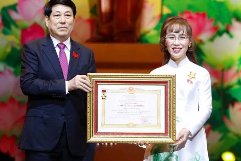 TS. Nguyễn Thị Phương Thảo nhận danh hiệu Anh hùng Lao động