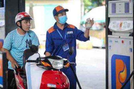 Giá xăng dầu giảm dịp Tết Dương lịch 2026