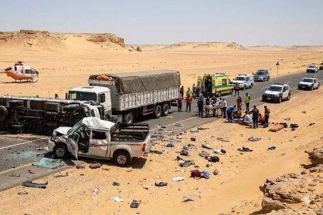 Tai nạn trên cao tốc sa mạc Ai Cập, 11 người thiệt mạng