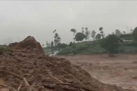 Lở đất và lũ quét tại Indonesia: 7 người thiệt mạng, 82 người mất tích