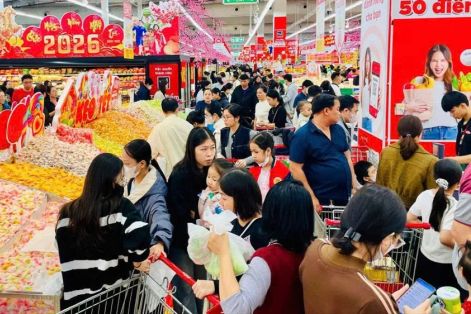 Rộn ràng không khí mua sắm Tết tại TPHCM