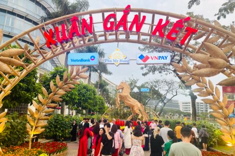 Trải nghiệm “Xuân gắn kết” Bính Ngọ 2026 tại đường hoa Phú Mỹ Hưng