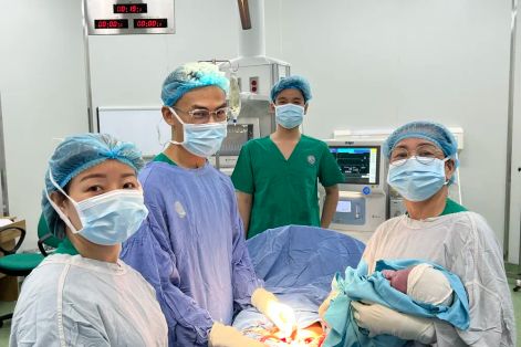 Đà Nẵng chào đón công dân đầu tiên của năm mới Bính Ngọ 2026