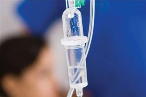 Nghi vấn một phụ nữ tử vong sau khi truyền dịch tại nhà 