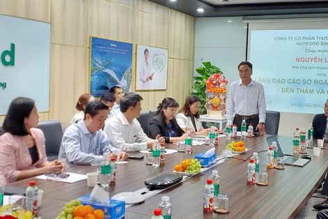 Lãnh đạo TPHCM thăm, chúc tết doanh nghiệp đầu năm