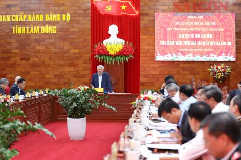 Phó Thủ tướng Thường trực Nguyễn Hòa Bình: Tháo gỡ vướng mắc các dự án để tăng nguồn lực xã hội