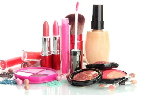 Thu hồi, tiêu hủy gần 300 loại mỹ phẩm có chất gây nguy hại cho sinh sản