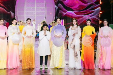 Nghệ nhân - NTK Trung Đinh dệt khát vọng Việt trên tà áo dài lụa