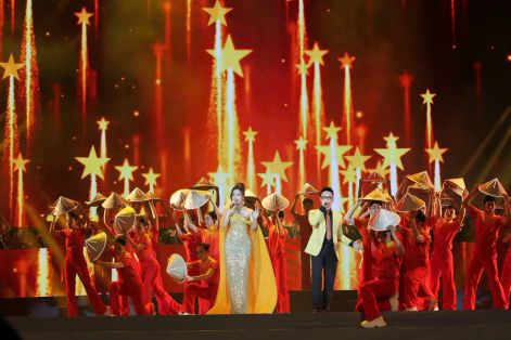 Văn nghệ sĩ, vận động viên: Kỳ vọng lớn trong ngày bầu cử