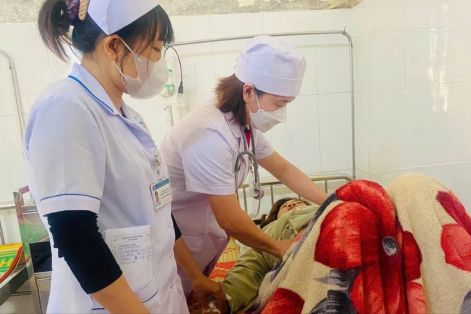 Quảng Ngãi: Lấy mẫu, xác minh nguyên nhân vụ nghi ngộ độc bánh mì