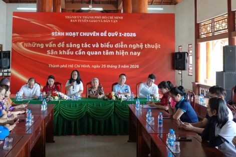 Nghệ sĩ sân khấu thành phố hội ngộ tại Chiến khu Đ