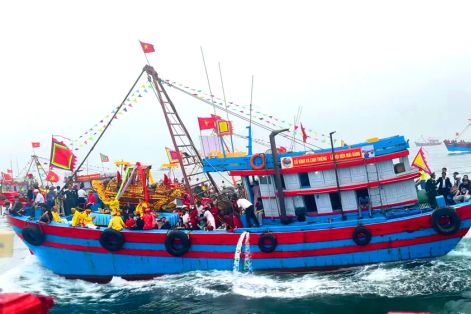 Nét đẹp lễ rước đường biển - Lễ hội đền Mai Bảng