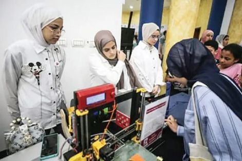 Nữ sinh Palestine tự tin theo đuổi công nghệ