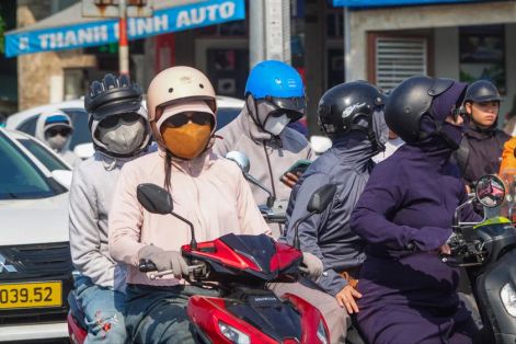 Nắng nóng gay gắt, nhiều người nhập viện vì sốc nhiệt 