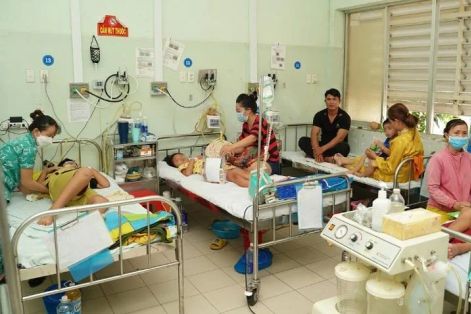 Cảnh báo nguy cơ dịch chồng dịch ở phía Nam, đã có 12 ca tử vong 