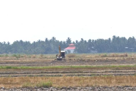 Ngang nhiên đào múc, khai thác cả trăm ha đất mặt ruộng ở Vĩnh Long