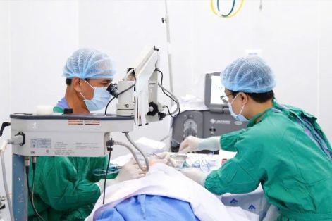 100 người dân xã Cần Giờ được khám, phẫu thuật đục thủy tinh thể miễn phí