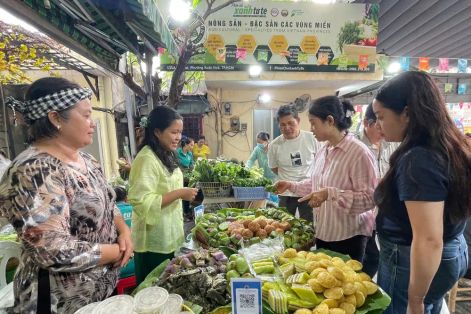 10 năm phiên chợ 'sống xanh' tại TPHCM