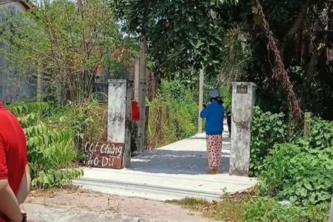 Chồng chém vợ và con 2 tháng tuổi tử vong
