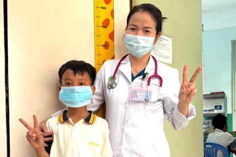 Cứu sống bé trai ở TPHCM mắc bệnh não mô cầu