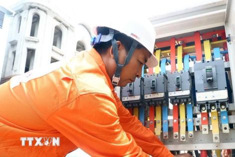 Nắng nóng diện rộng, tiêu thụ điện liên tục lập kỷ lục mới