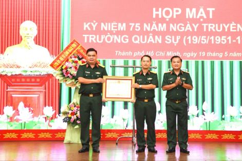 Trường Quân sự Bộ Tư lệnh TPHCM kỷ niệm 75 năm Ngày truyền thống