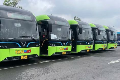 Hà Nội tiếp tục thay thế thêm 2 tuyến sang xe buýt điện