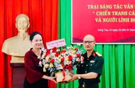 Khai mạc Trại sáng tác văn học đề tài “Chiến tranh cách mạng và người lính hôm nay”