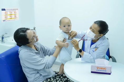 Kết hợp công - tư trong bảo vệ sức khỏe toàn diện cho phụ nữ và trẻ em