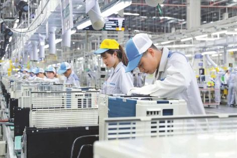 Không chủ quan với áp lực lạm phát và nhập siêu