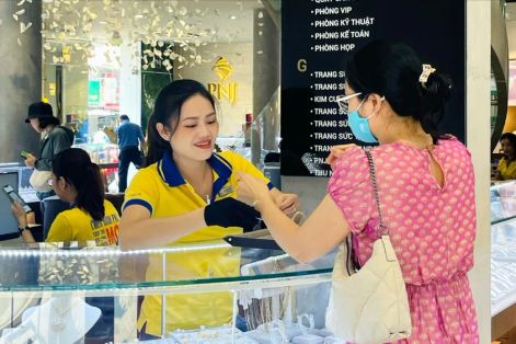 Chiều 5-6: Giá vàng giảm thêm 2,2-3,6 triệu đồng/lượng 