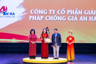 Câu chuyện về “ngã rẽ” của giảng viên đại học thành CEO tem chống hàng giả