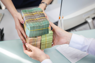 Hơn 20 ngân hàng tăng lãi suất tiết kiệm