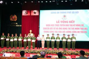 Công an Hà Nội trang bị kỹ năng số và ứng dụng AI cho hơn 7.500 cán bộ, chiến sĩ