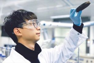 Vật liệu nano siêu nhẹ thu nước từ không khí