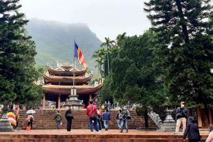 Sáng 1-7, các chùa, tự viện đồng loạt cử chuông, trống cầu nguyện quốc thái dân an