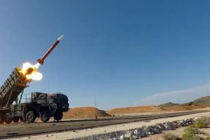 Tổng thống Trump hé lộ khả năng Mỹ cung cấp loại vũ khí Ukraine mong chờ