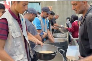 Israel tấn công 250 mục tiêu khắp Dải Gaza
