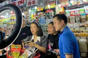 Thủ tục xin giấy phép xác nhận nội dung quảng cáo trước phiên livestream khá nhiêu khê