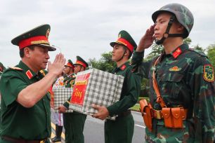 Lãnh đạo Tổng cục Chính trị kiểm tra, động viên các lực lượng luyện tập tham gia diễu binh, diễu hành
