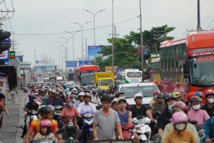 TPHCM dự kiến hạn chế xe xăng dầu vào trung tâm từ năm 2026