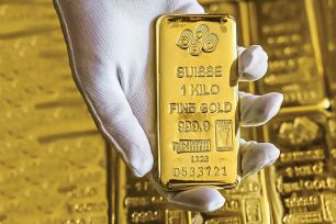 Giá vàng tăng vọt sau quyết định áp thuế bất ngờ của Mỹ