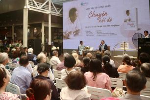 Lắng nghe bác sĩ Đỗ Hồng Ngọc tâm tình "Chuyện hồi đó" 