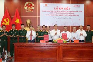 Cà Mau hợp tác với Tập đoàn Viettel phổ cập điện thoại thông minh giá rẻ cho người dân