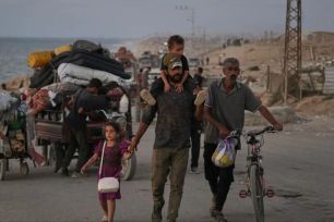 Quân đội Israel tiến sâu vào Gaza 