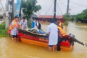 Huy động tối đa lực lượng y tế khắc phục hậu quả bão số 10