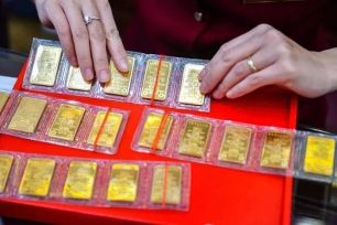 Vàng miếng SJC bất ngờ lao dốc, mất cả triệu đồng mỗi lượng